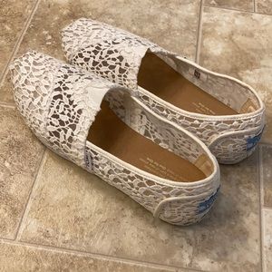 Toms Belmont White Lace - size 8